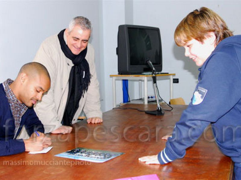 Claudio De Sousa e G. Multineddu incontrano i ragazzi della "Tinozzi", foto 1