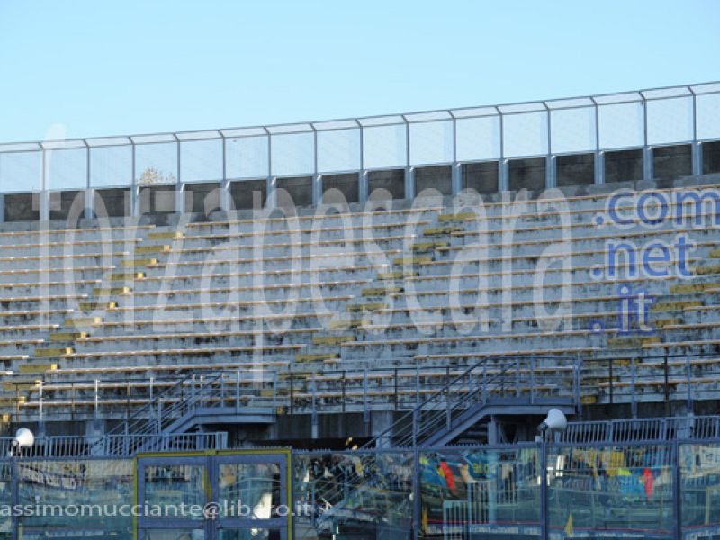 Striscia la notizia "tessera del tifoso" puntata del 4 -12-2010, foto 2