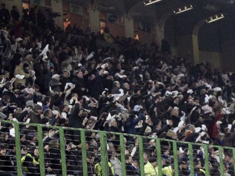 TUTTI CON FAZZOLETTI BIANCHI!!!, foto 1