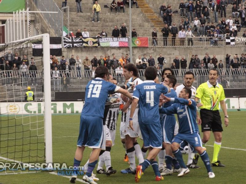 Ascoli + arbitri Vs Pescara - foto on line, foto 4