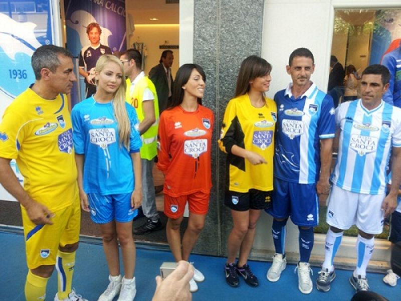 ON-LINE FOTO PRESENTAZIONE NUOVE DIVISE 2012-13, foto 1