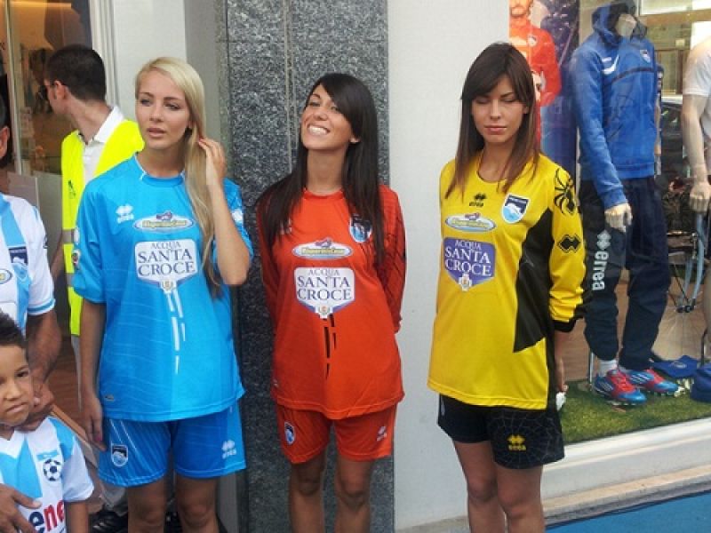 ON-LINE FOTO PRESENTAZIONE NUOVE DIVISE 2012-13, foto 3