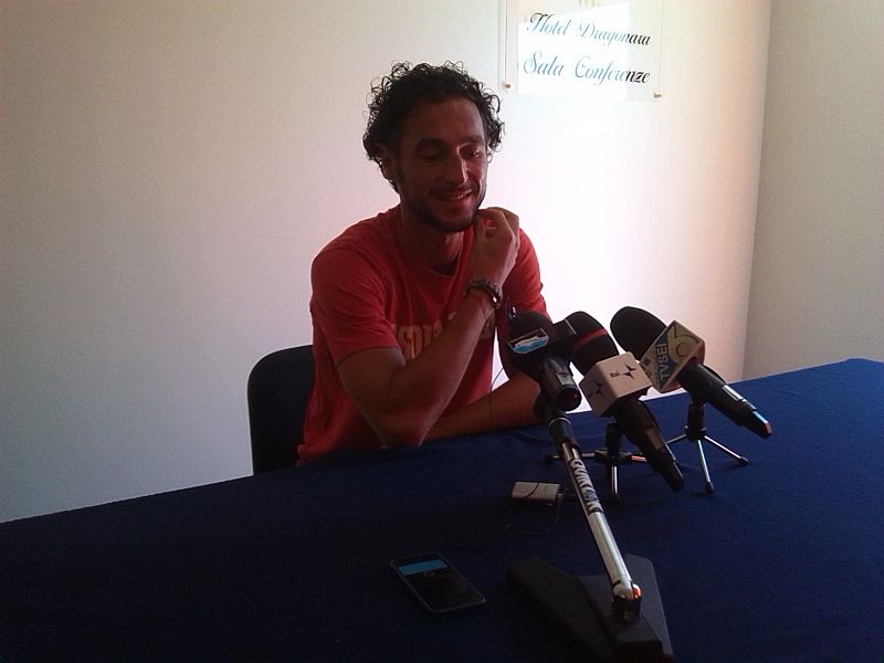 Presentato Pesoli: ''Finalmente qui, con un po' di ritardo'', foto 1