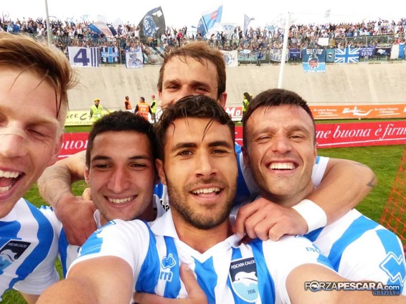 Il selfie della vittoria impazza sul web, foto 1