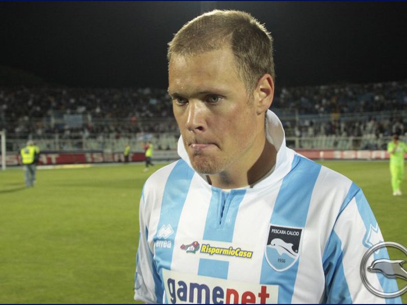 Flash 21:30: Rescissione per Nielsen, foto 1