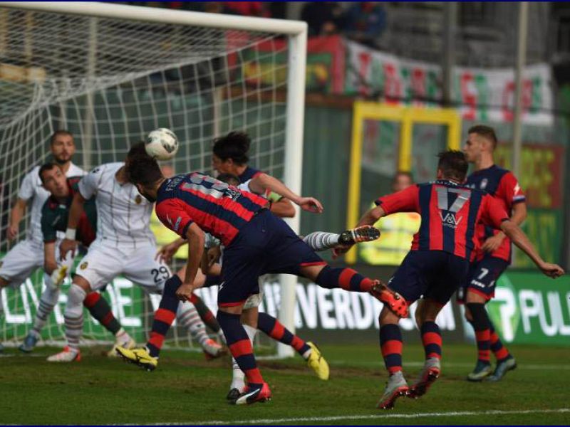 Serie B, il Crotone consolida il secondo posto, foto 1