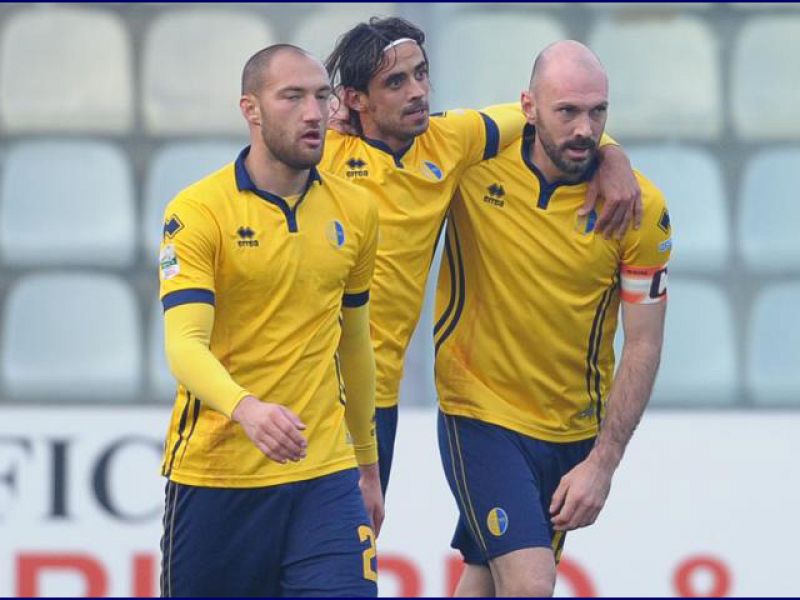 Colpo Modena col Bari, Cagliari e Crotone non sbagliano, foto 1