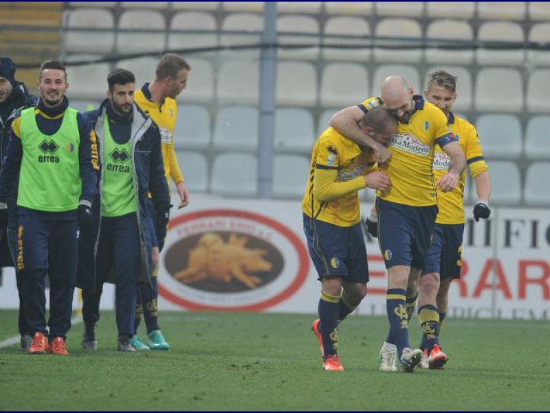 Cagliari e Crotone continuano a vincere, foto 1