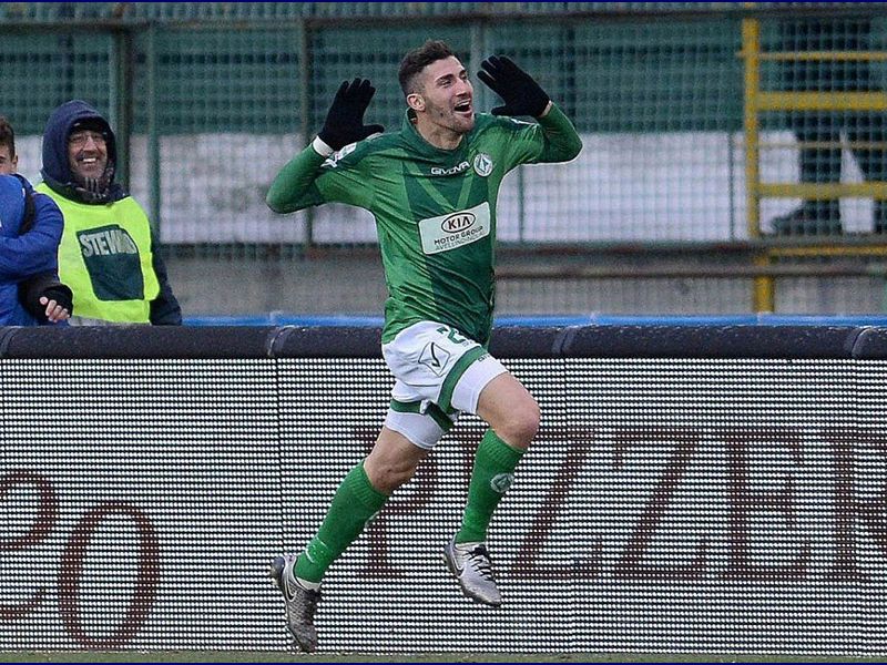 Cade il Novara a Latina. L'Avellino si aggiudica il derby campano, foto 1