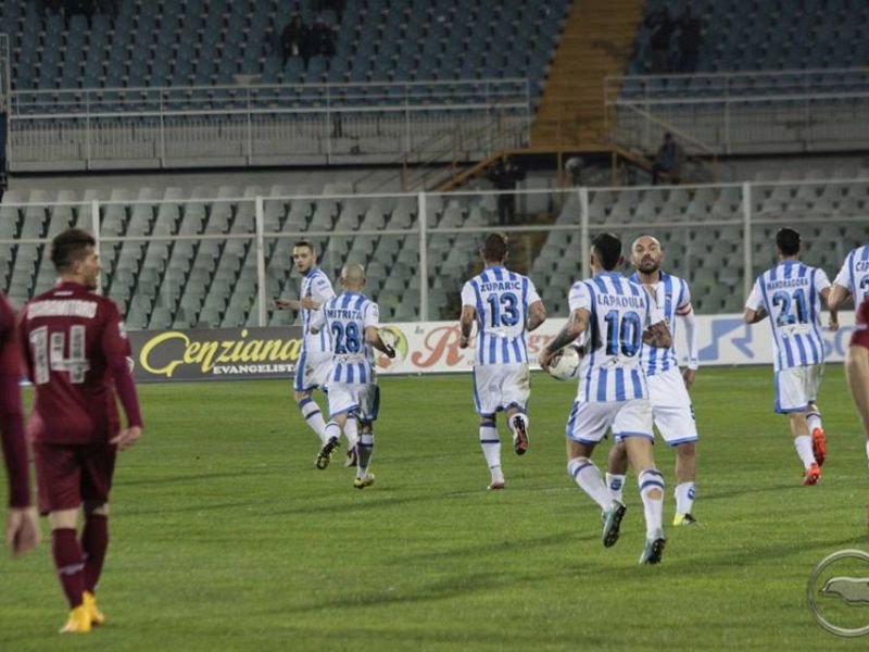 Pescara, su la testa!, foto 1