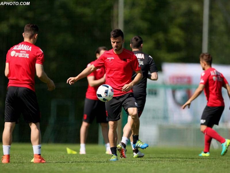 Memushaj di ritorno dalla Nazionale, foto 1