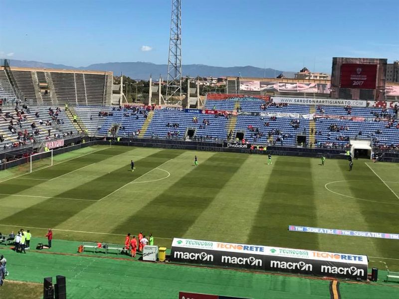 Cagliari-Pescara 1-0, primo tempo, foto 1