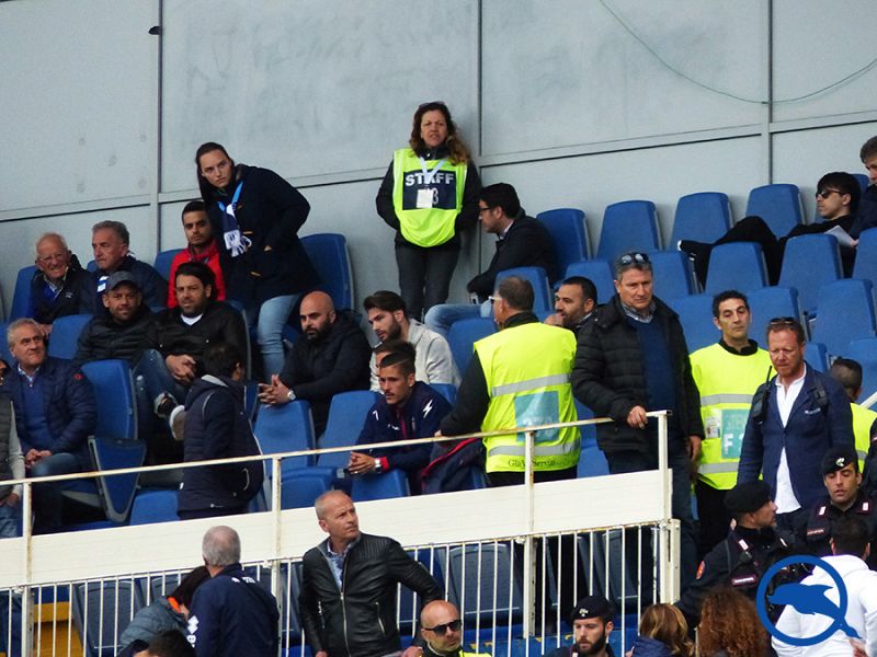 Animi caldi in tribuna durante Pescara-Crotone, foto 1