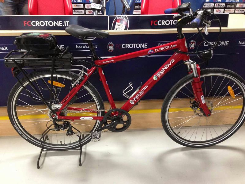 Crotone-Torino: Mister Nicola attraversa l’Italia in bici, foto 1