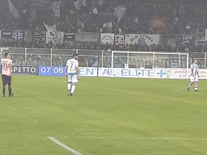 Pareggio e contestazione, Pescara-Palermo 2-2, foto 1