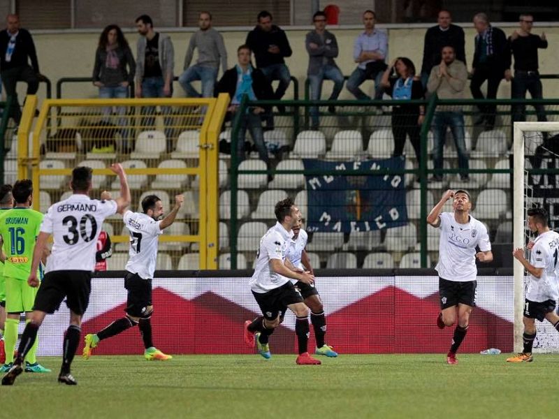 Approccio da incubo, Pro Vercelli-Pescara 3-1, foto 1