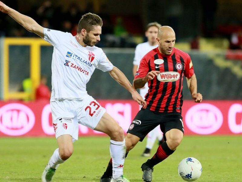 Pescara-Galano, strada in discesa, foto 1