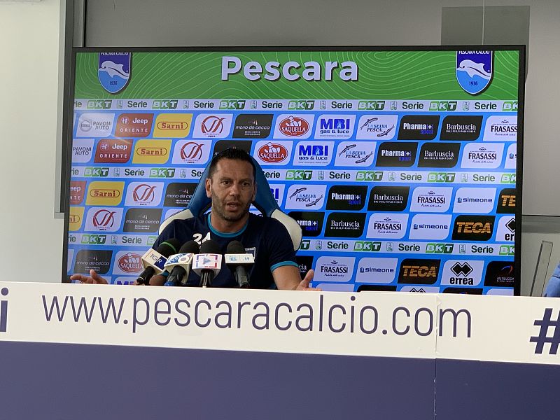 Zauri:’’Piedi piantati per terra’’, foto 1