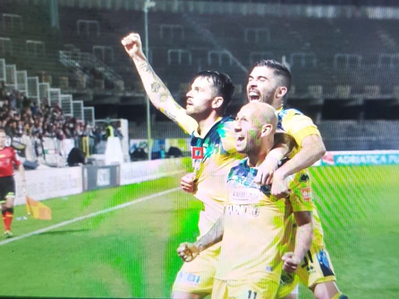 Il Pescara abbatte il Picchio con due colpi, foto 1