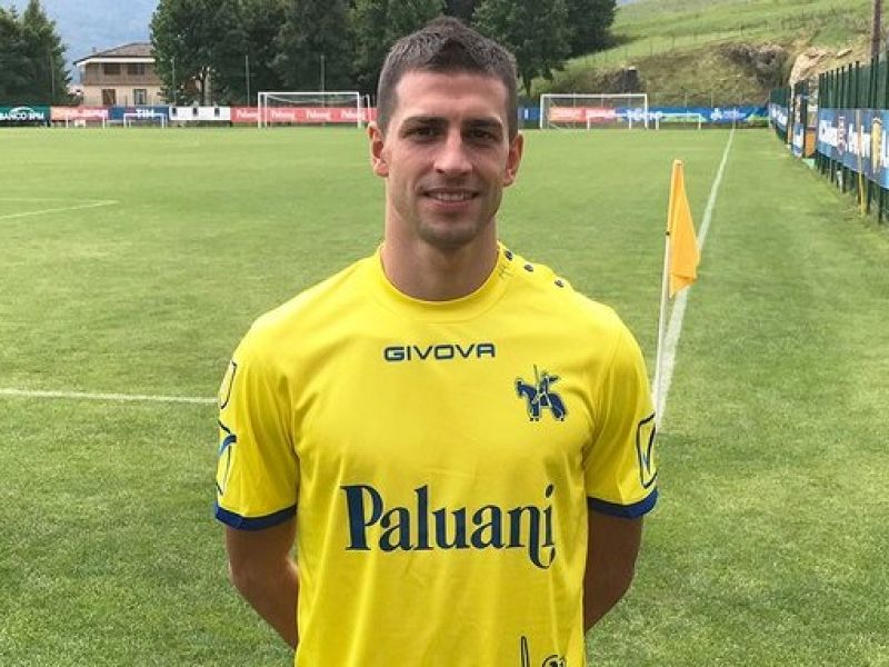 Pucciarelli è un calciatore della Pescara Calcio, foto 1