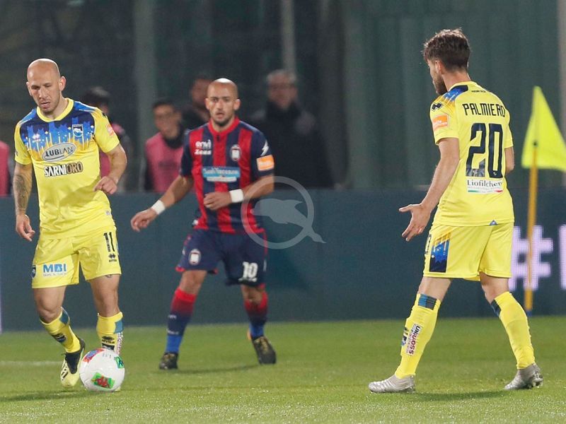 Tracollo biancazzurro a Crotone, foto 1