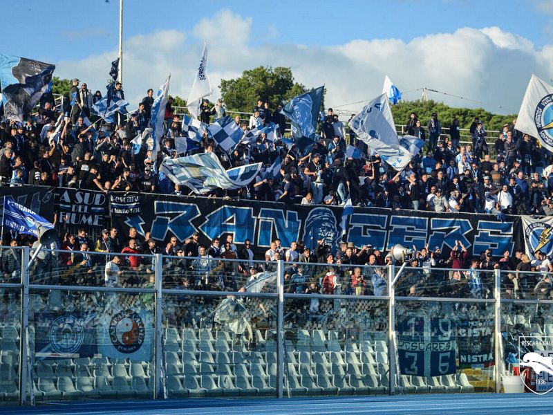 Curva sud ai tifosi del Catanzaro, foto 1
