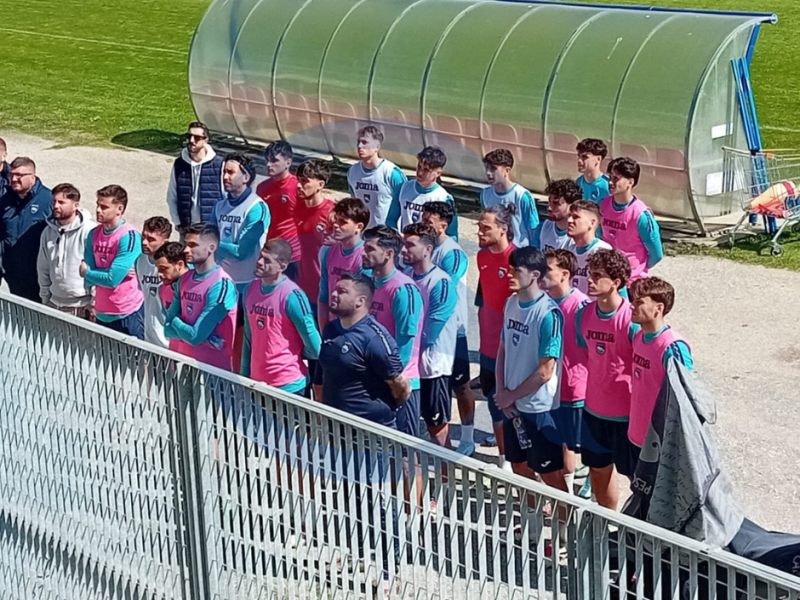 Squadra, allenatore e staff a rapporto dai tifosi, foto 1