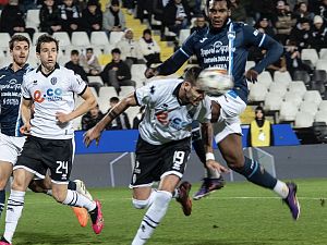 Berti e Francesconi rilanciano i romagnoli: Cesena-Pescara 2-0