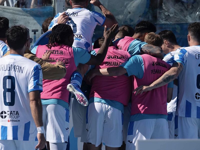 Adesso prima gli uomini e poi i calciatori, foto 1