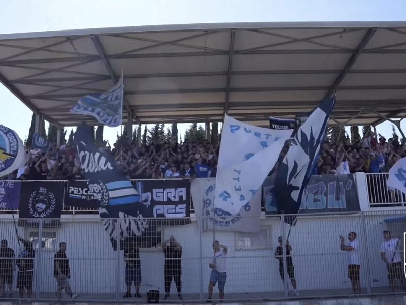 Centinaia di tifosi a Silvi per sostenere la squadra, foto 1