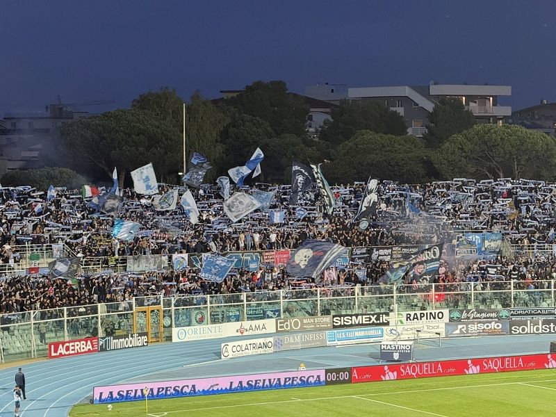 Pescara, trasferte vietate fino al 1 febbraio 2027, foto 1