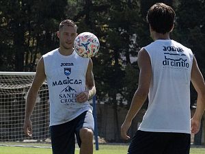 Pescara, emergenza in difesa: Buscè prova i nuovi arrivi